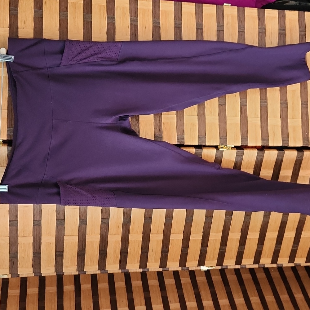 Zobha  Leggings in Deep Purple